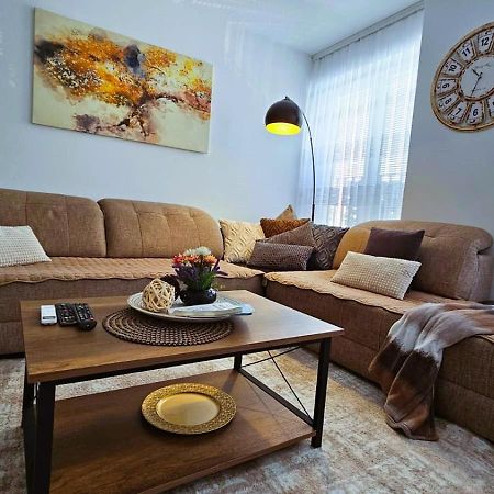 Superb 1 Bedroom In The Best Zone Of The City. Ferizaj Kültér fotó