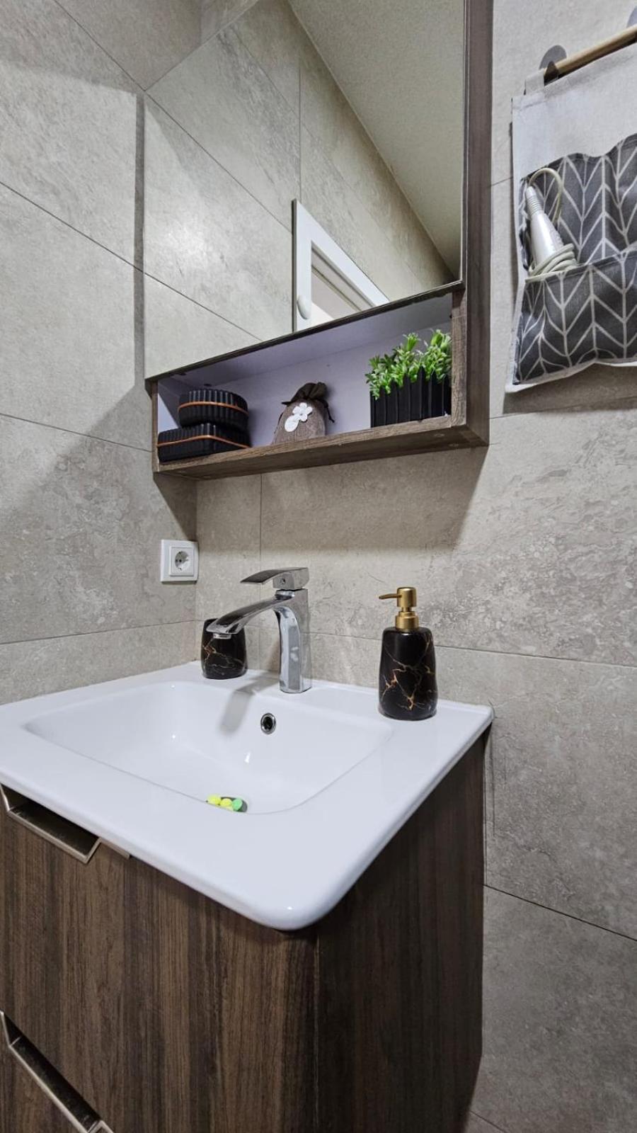 Superb 1 Bedroom In The Best Zone Of The City. Ferizaj Kültér fotó