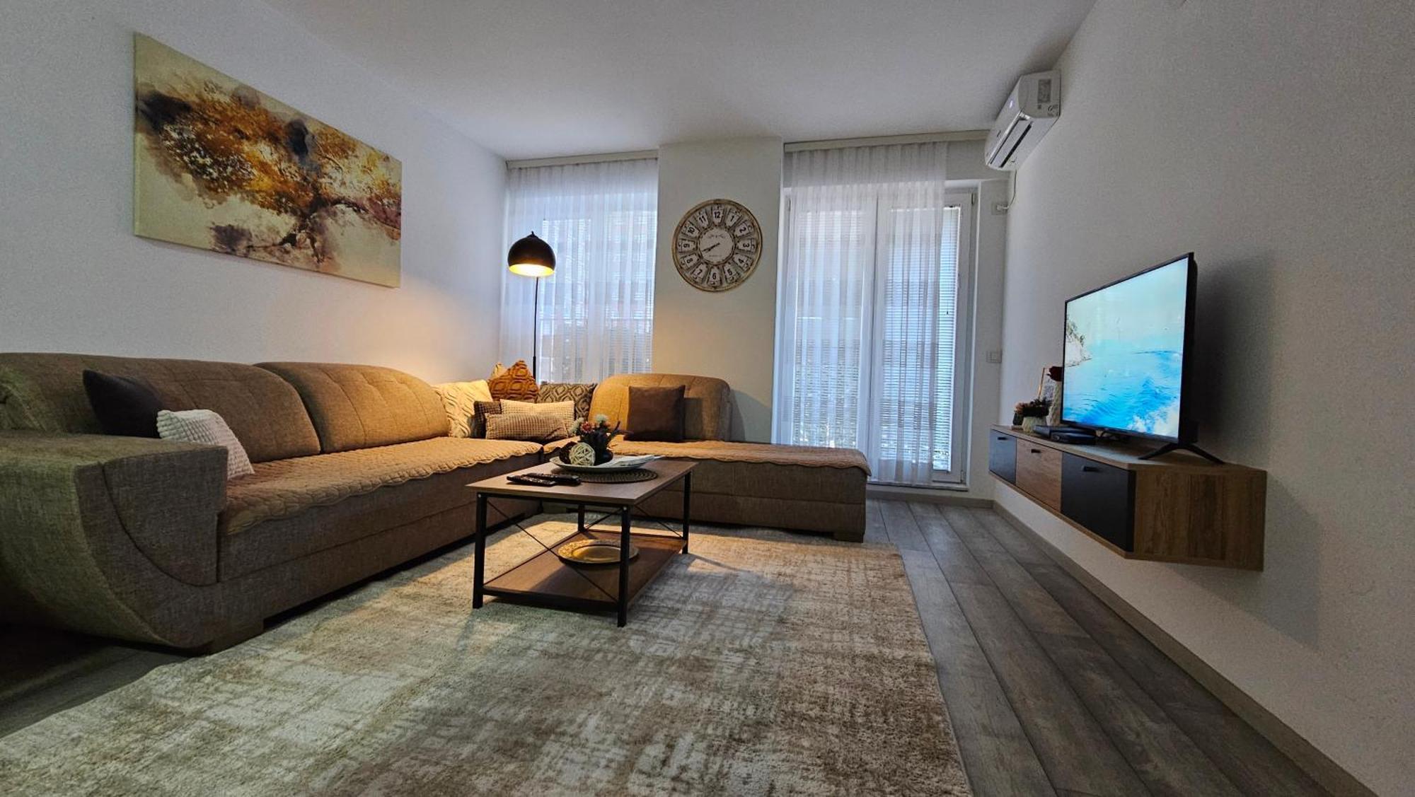 Superb 1 Bedroom In The Best Zone Of The City. Ferizaj Kültér fotó