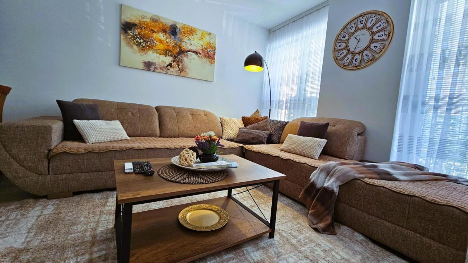 Superb 1 Bedroom In The Best Zone Of The City. Ferizaj Kültér fotó